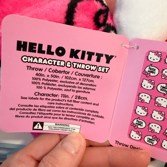 Hello Kitty Character & Throw Set - Picture 7 of 7